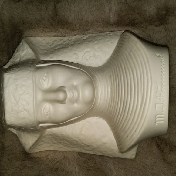 Hummel Nun Bust - Picture 9 of 11